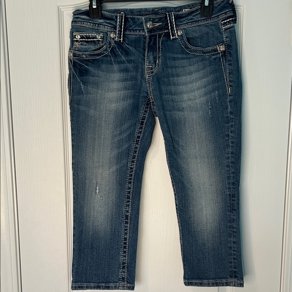 Miss Me Capri Jeans Women’s 28 Embroidered, Embellished Blue Jeans - Picture 4 of 16